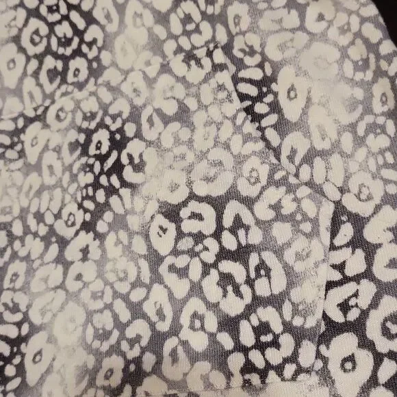 Tacera Animal Print Tunic Sweater Size XL Corded Sleeves - Picture 4 of 9